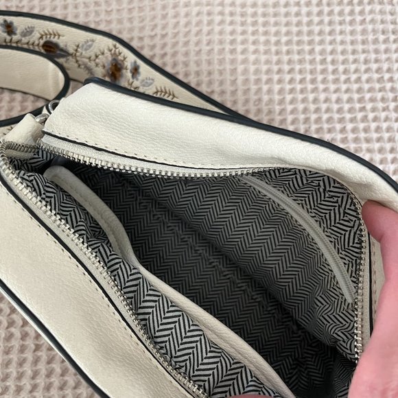 Francesca's Handbag - Picture 3 of 5